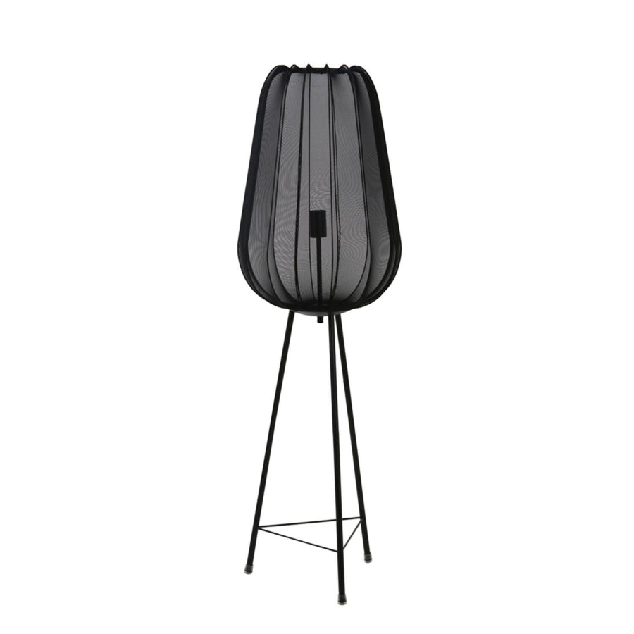 Zwarte vloerlamp van gaas met driepootpoten.