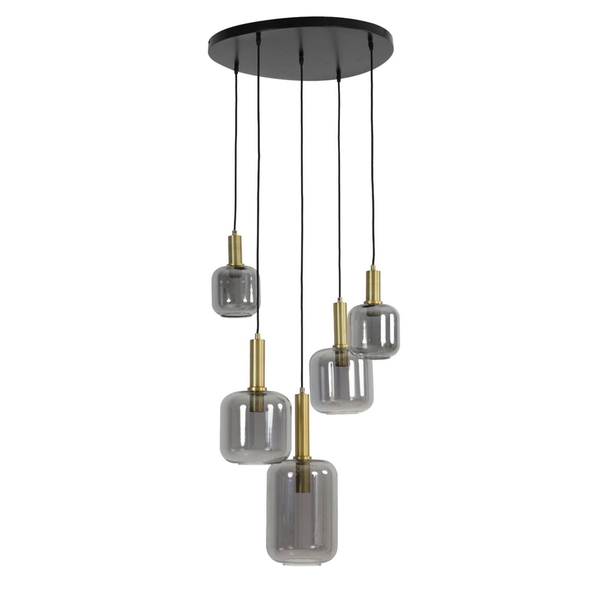 Een zwarte kroonluchter met vijf grijze glazen hanglampen met gouden accenten.