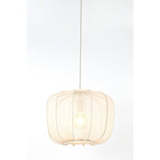 Witte hanglamp met stoffen kap, hangend aan een dun snoer, met zichtbare lichtbron.