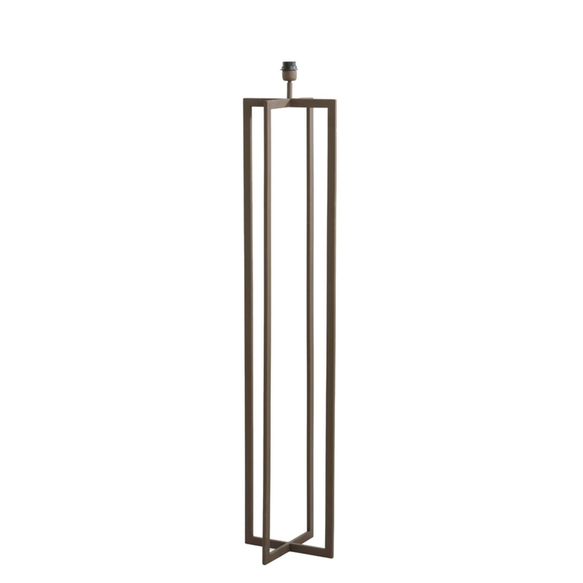 Hoge, bronzen vloerlamp met een vierkant frame en een zichtbare lampfitting.