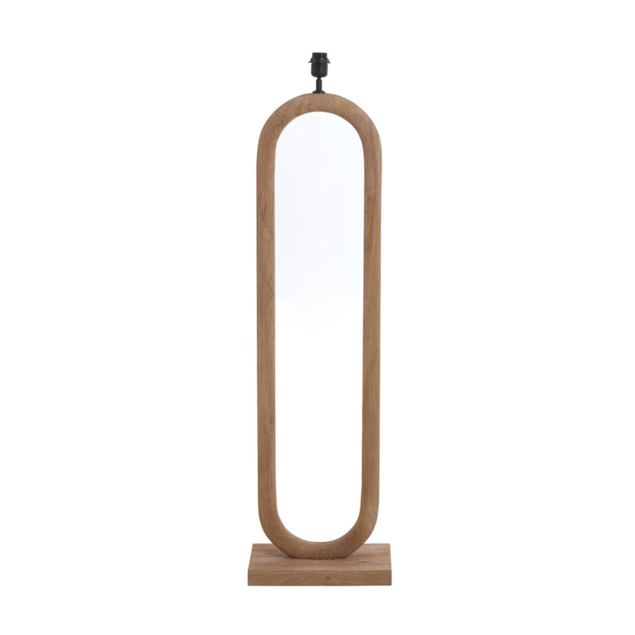 Houten vloerlamp met ovaal frame en zwarte lamphouder op een rechthoekige voet.