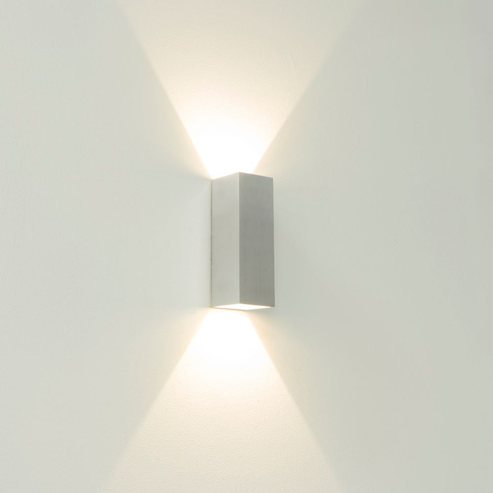 Artdelight Vegas 150 - Wandlamp - LED Dimbaar - IP65 Binnen/Badkamer - 2x2,3W 2700K - Design - Aluminium