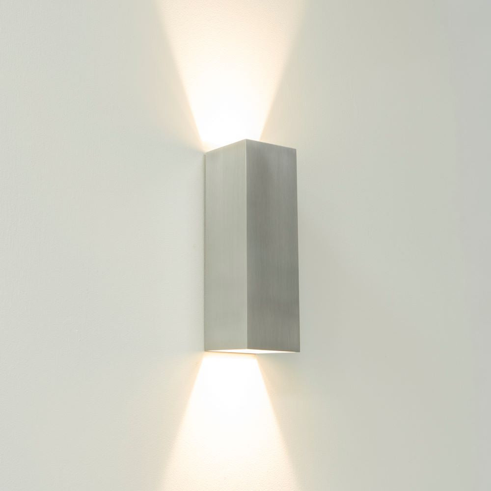 Artdelight Vegas 250 - Wandlamp - LED Dimbaar - IP65 Binnen/Badkamer - 2x4W 2700K - Design - Aluminium