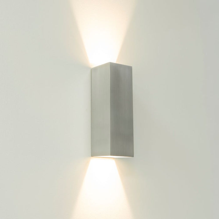Artdelight Vegas 250 - Wandlamp - LED Dimbaar - IP65 Binnen/Badkamer - 2x4W 2700K - Design - Aluminium